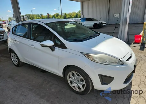 2013 Ford Fiesta Se z USA, uszkodzony, nr VIN 3FADP4EJ2DM186901